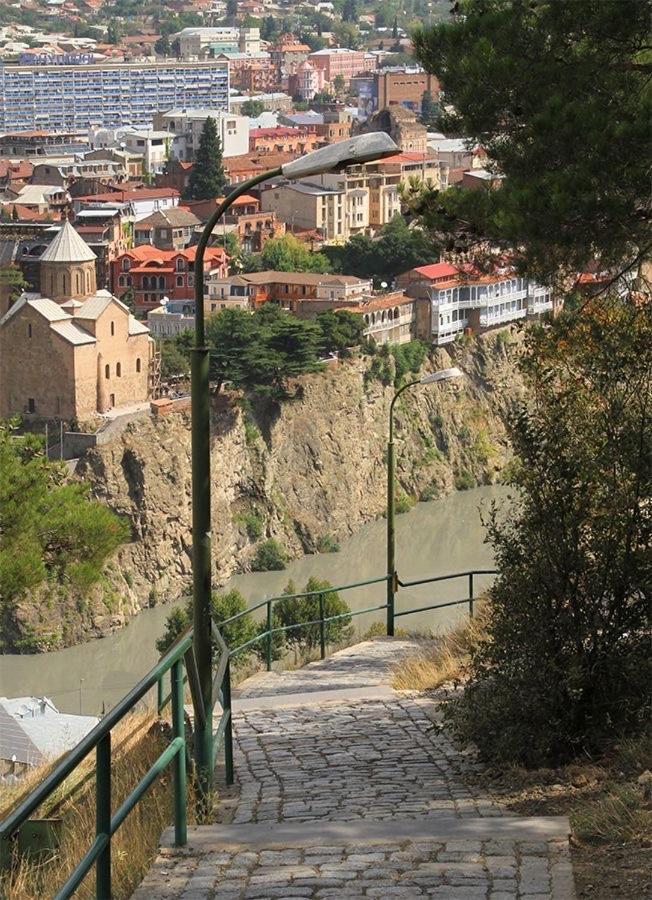 Big Three Apartments In Avlabari, Old Tbilisi Eksteriør billede